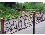 Ритуальная ограда с кованой розой -Арт 022